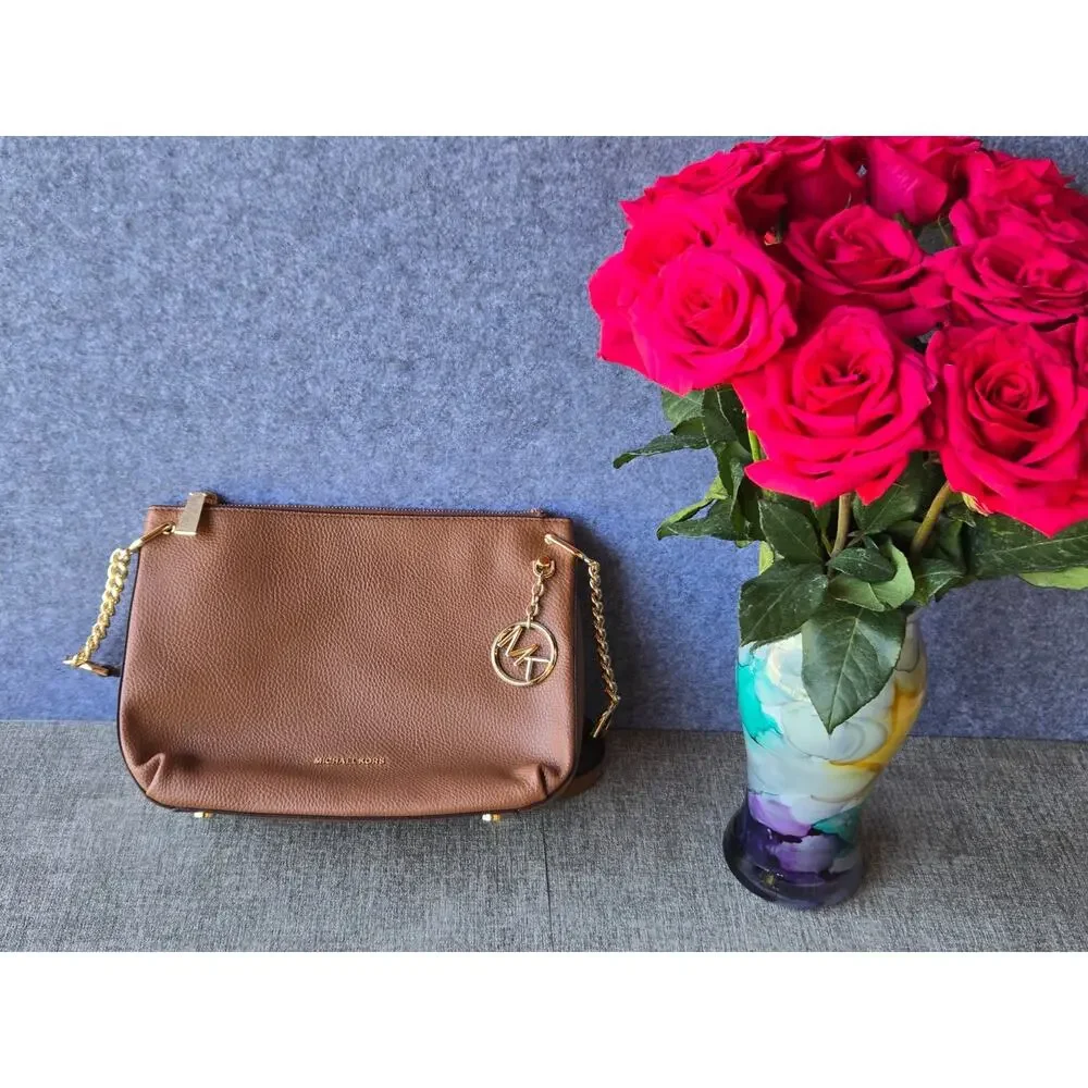 Michael Kors Hand/Shoulder Bag Brown Pebble Leather with Gold Toned Hardware - Picture 4 of 13